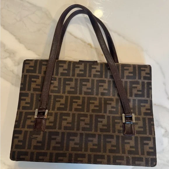 Vintage Authentic FENDI Handbag. Very gently worn. No signs of wear and tear. - Picture 2 of 8